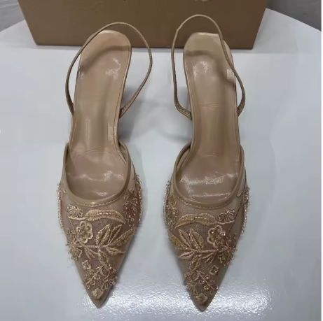 Talons hauts stiletto, bout pointu, maille florale brodée et perles décoratives - LYXIUS